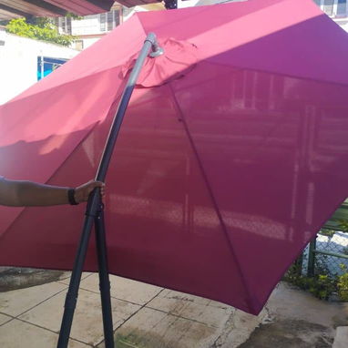 Vendo columpios de 3 plazas y sombrillas para exteriores. - Img 123148344