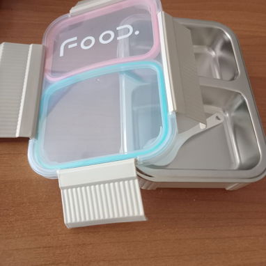 Wa.me/*5358296067 🍱 TAPER CON  2 DIVISIONES 661-9 FOOD PRECIO: $8 USD 🎨 Color: blanco con detalles en rosa y azul. - 6/6
