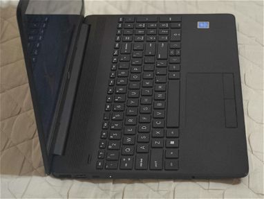 Laptop como nueva Pentium5030 16 GB de RAM DDR 4,,de 10ma gen/4 nucleos  Pantalla 15'6 , 1tera almacen m2 - Img 65894215