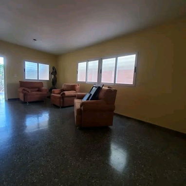 Casa independiente en Rio Verde con 3 cuartos, patio y garaje - 10/10