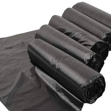 Rollos de 25 naylon negros 1.10m x 1m . Fuertes para basura , cargar negocios. 1500 cup - Img 122257277
