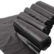 Rollos de 25 naylon negros 1.10m x 1m . Fuertes para basura. 2500 mn - Img 56714874