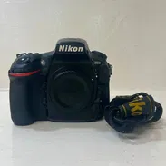 Cámara Nikon D810 con su forro de silicona y correa original - Img 56579995