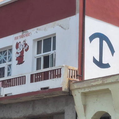 🏠*Se renta casa en Malecón, cuenta con 3 habitaciones, vista al mar cada una, respaldo energético y temática cubana - 2/5