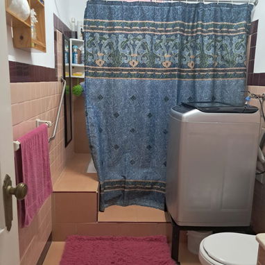 Acogedor apartamento ubicado a una cuadra del parque John Lennon. Ideal para largas estancias de estudiantes y familias. - Img 117936994