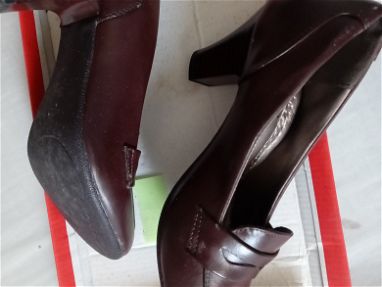 Zapatos de tacón cerrado para dama Oleg Cassini color café. Número 37 - Img 66563596