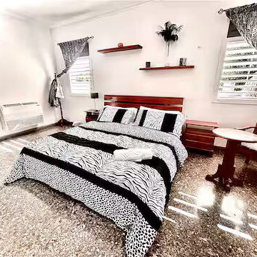 Alquiler de casa en Playa de dos habitaciones con piscina. Disponible para renta lineal - Img 121446967