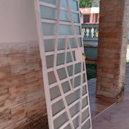 Vendo puerta de hierro y cristal - Img 56059101