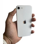 Bueno bonito y barato . Solo en Fama .iphone SE(2da) 🤍 64GB 84% Rsim - Img 56233899