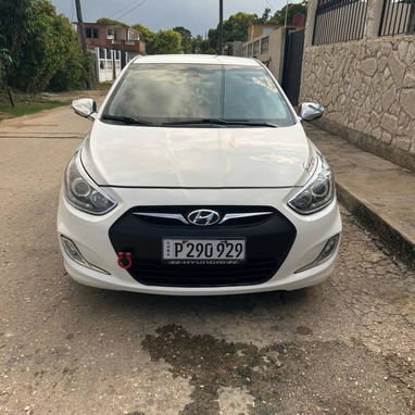 Wa.me/56525031 HYUNDAI ACCENT 2015 🦈 — ¡AUTOMÁTICO, MOTOR NUEVO Y MÚSICA A FULL   ¡Un carro sumamente moderno, cómodo y - 2/5