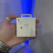 audifonos de cable de iphone audifonos lightning y tipo C sellados certificados por apple audifonos lightning de cable - Img 53443499