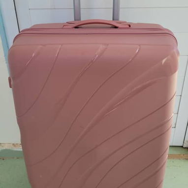Maleta nueva recién traída - Img 120377424