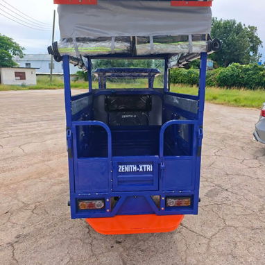 Triciclos Híbrido marca Zenith con cabina y panel solar - 5/6