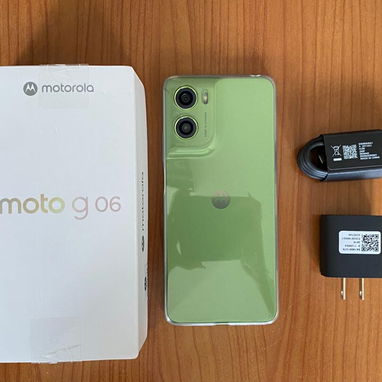 Smartphone Motorola G06 64GB con Cargador para Viaje y Funda Real Pro VPT#-0431 - Img 122739013