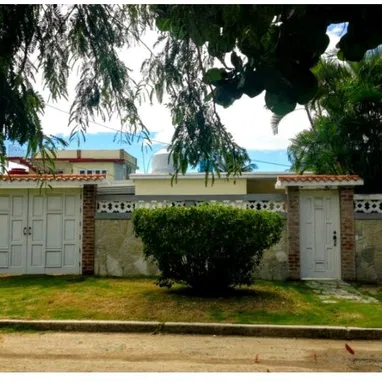 Cod.Z 🏠 Villa de lujo en Guanabo para 8 personas: 4 Habitaciones, Jacuzzi y ¡Planta eléctrica! ⚡🌴 - Img 118551169