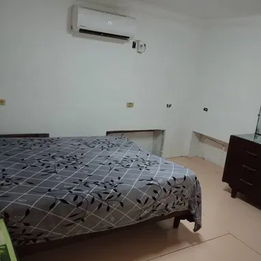 CASA CON EXCELENTE UBICACIÓN - 2/10