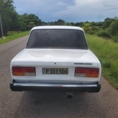 Soy el Dueño, LADA 2105 un muñeco, Motor 06 grande, caja 5ta - 5/10