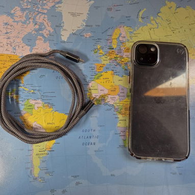 iPhone 15 Plus de 128 GB, negro, libre de fábrica, accesorios - 4/4