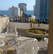 🏡👨‍👩‍👧‍👦 Apartamento con Vista al Mar en El Vedado de 1 Cuarto REF 1313 - Img main-image-49784610