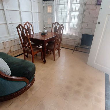 APARTAMENTO EN EL VEDADO,  PLANTA BAJA Y PUERTA A CALLE. - Img 121190362