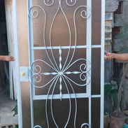 Se hacen trabajos de herrería ventanas🪟,rejas de seguridad y puertas🚪 con cristale  con su  Yale ya puesto . Transport - Img 57579552