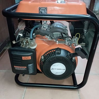 Planta eléctrica de uso pero está como Nueva - Img 116496931