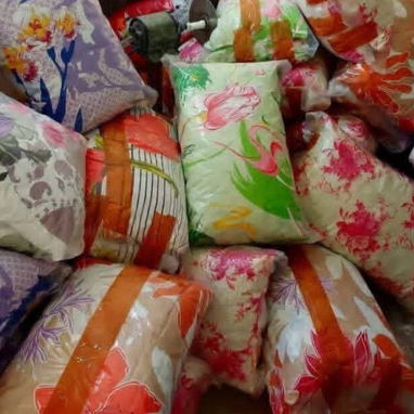 Colchones de cuna • Son de espuma de 6 pulgadas de grosor + 3 Almohadas de cuna rellenas de espuma - Img 120055934