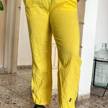Pantalones talla L - Img 123315913