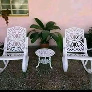 Juego de dos sillones con mesa de centro - Img 56231447