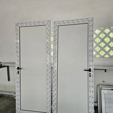 Puertas de alta gama en calidad.material acero cromado y marquetería original de aluminio y cristal - 7/9