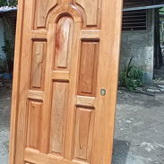 Puerta de madera de cedro - Img 55887053