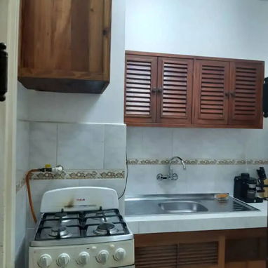 🎯 Apartamento en el Vedado, luz permanente. - Img 121921893