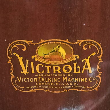 Vendo única y espectacular Victrola Art Noveau, modelo VV-X 100433 J, funcionando! - Img 117810993