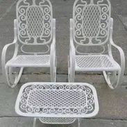 Pareja de sillones tradicionales con mesita de centro - Img 55012653