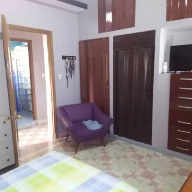 REBAJA DE 75 A 65 mil USD. Casa de 5 cuartos y 3 baños en Plaza de la Rev. - Img 121465988