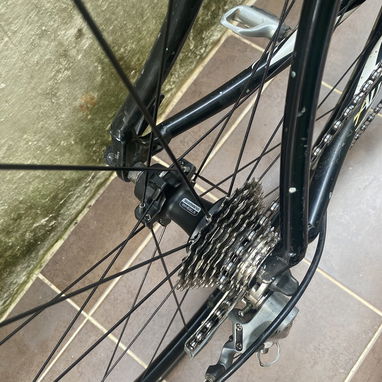 Bicicleta de ruta Specialized de fibra de carbono y aluminio - Img 125209439