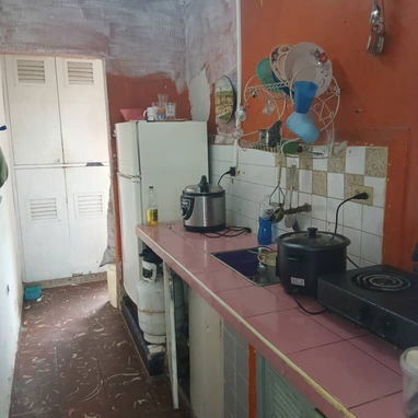 *156🏡Venta de Apto en el Reparto Chibas. Guanabacoa [ 5to piso ]*  ✋🏽*Valor de 5000*  Se deja con todo adentro (Split, - 4/7
