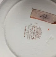 Plato vintage Wedgwood "Montreal - Wellesley", hermoso diseño en relieve, delicado centro floral, pequeña mari - Img 49659317