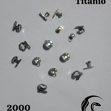 Piercing de titanio degradó implante - Img 123602392
