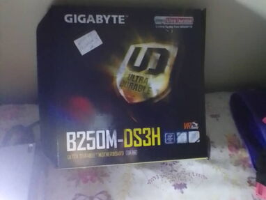 Hola estoy ofertando una Motherboard Gygabate de 7tmageneración con su memoria ram de 8GB DDR4. Todo nuevo - Img main-image
