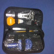 Equipo de arreglar reloj - Img 56191987