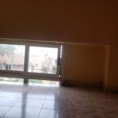 PEQUEÑO APARTAMENTO CON VISTA A LA CALLE EN EL VEDADO (CERCA DEL HOTEL COHIBA) - 3/5