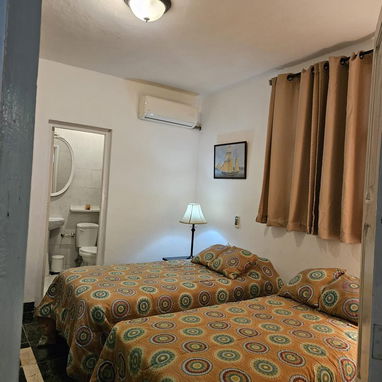Renta LINEAL o POR NOCHES! Hostal en el Vedado COMPLETAMENTE EQUIPADO - Img 109481416