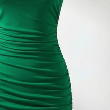 Vestido Corto Asimétrico Drapeado - Elegancia en Verde Esmeralda Talla M 25 - Img 123368262