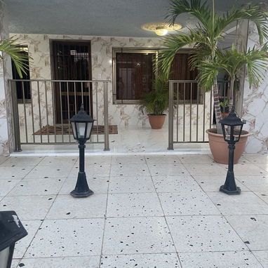 Mansión de lujo con piscina de recirculacion a solo 2 cuadras de la playa - Img 120519752