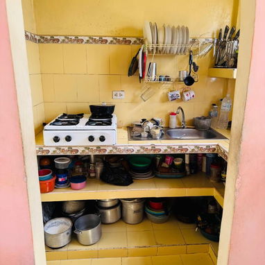 *$7000usd. En venta apartamento (3er piso) de un edificio capitalista de 6 aptos en Centro  Habana. - 2/10
