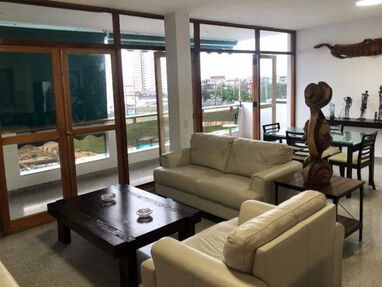 ⭐️Magnífico apartamento en la zona del #Vedado en La Habana, con todas las comodidades que necesitas para unas vacacione - Img 60470353
