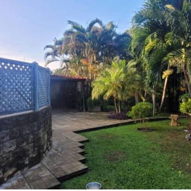 Casa independiente en Fontanar residencial, es una propiedad de 800 m2 , que abarca casi la mitad de la manzana,tiene ja - 5/10