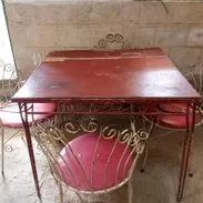 Juego de mesa y cuatro sillas de hierro - Img 54551523