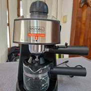 Cafetera Expreso Royal 4 y 2 tazas. - Img 55850981